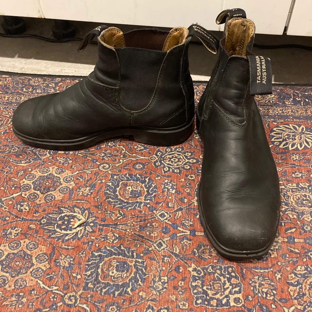 Blundstone chisel toe boots
